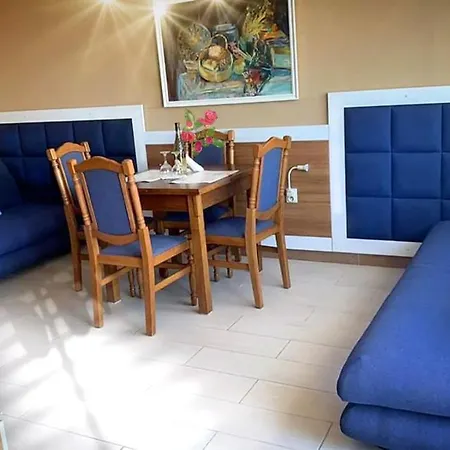 Royal Blue Przy Samym Morzu Plazy Apartamento *